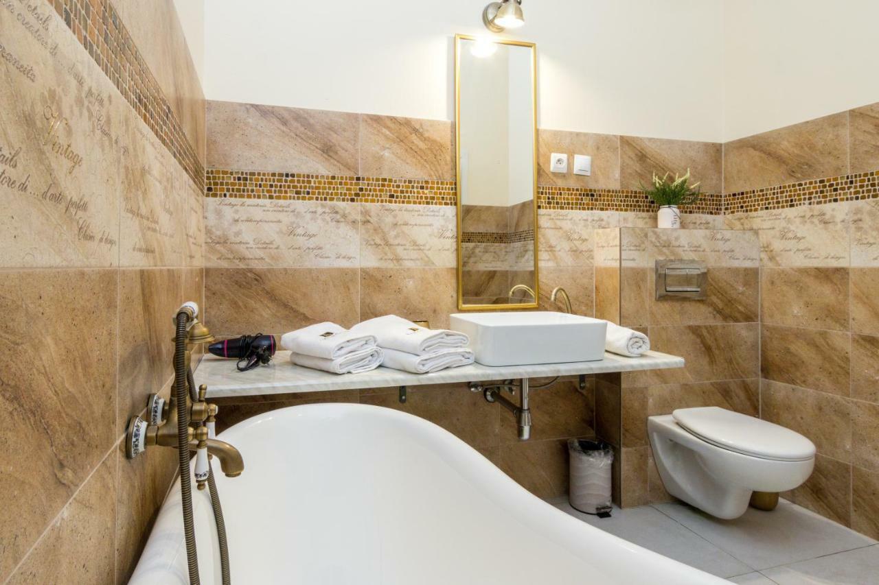 Luxaparts Krakow Luaran gambar